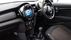 2019 (19) MINI HATCHBACK 1.5 Cooper Classic II 5dr 4696166