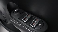 2019 (19) MINI HATCHBACK 1.5 Cooper Classic II 5dr 4696135