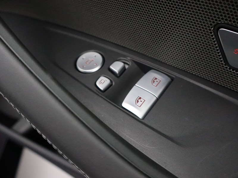 2025 (75) BMW M4 xDrive 530 Competition M 2dr Step Auto 4849647