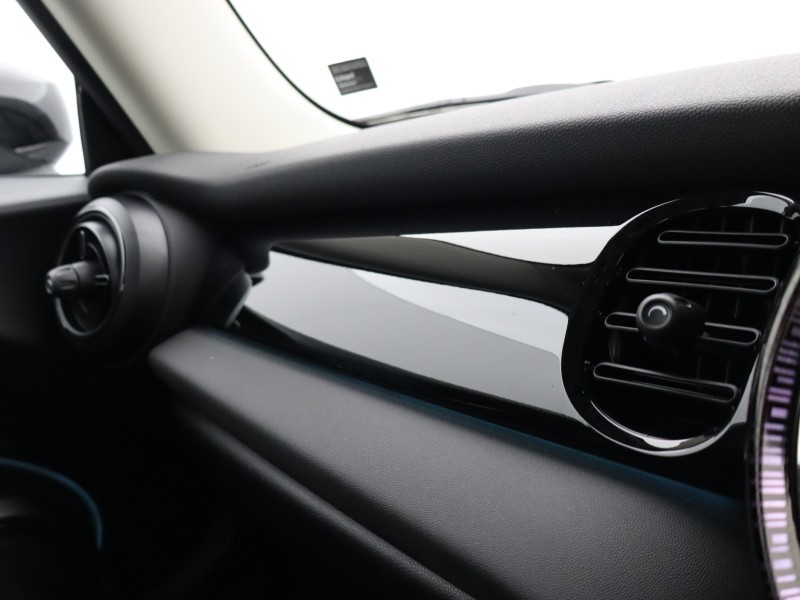 2023 (73) MINI HATCHBACK 1.5 Cooper Classic 3dr Auto 4640926