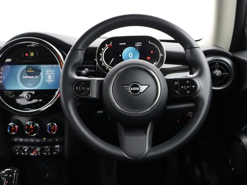 2023 (73) MINI HATCHBACK 1.5 Cooper Classic 3dr Auto 4640908