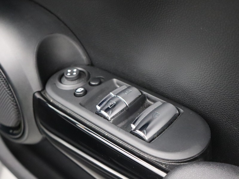 2022 (72) MINI CONVERTIBLE 1.5 Cooper Exclusive 2dr Auto 4606614