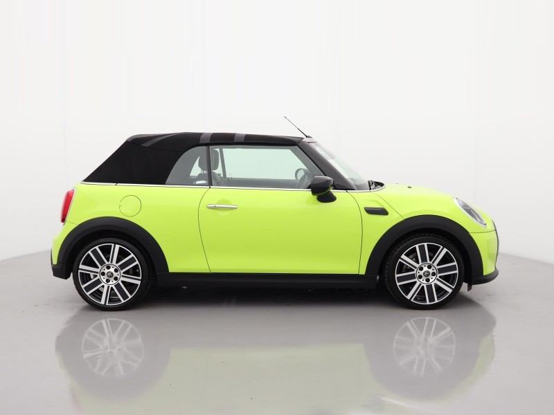 2022 (72) MINI CONVERTIBLE 1.5 Cooper Exclusive 2dr Auto 4606562