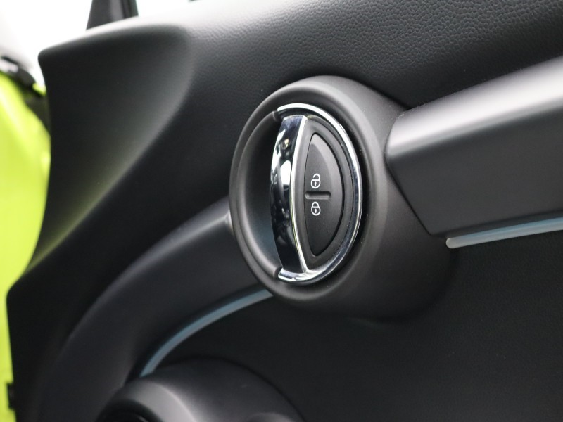 2022 (72) MINI CONVERTIBLE 1.5 Cooper Exclusive 2dr Auto 4606607