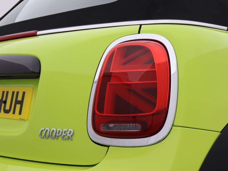 2022 (72) MINI CONVERTIBLE 1.5 Cooper Exclusive 2dr Auto 4606563