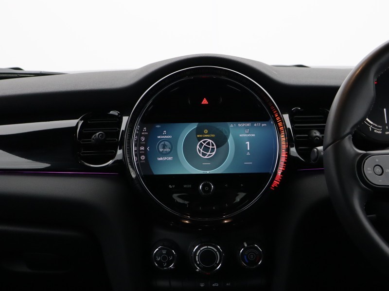 2022 (22) MINI HATCHBACK 1.5 Cooper Sport 3dr Auto 4598069