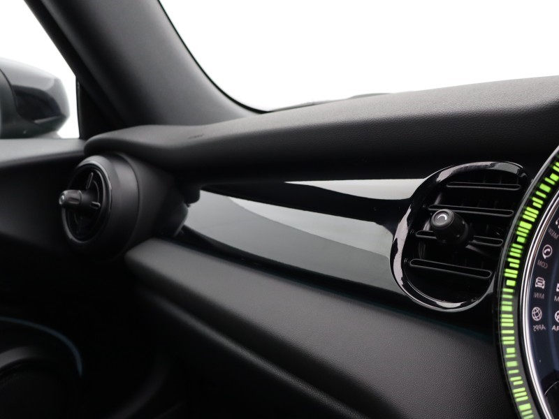 2024 (24) MINI CONVERTIBLE 1.5 Cooper Sport Premium 2dr Auto 4666372