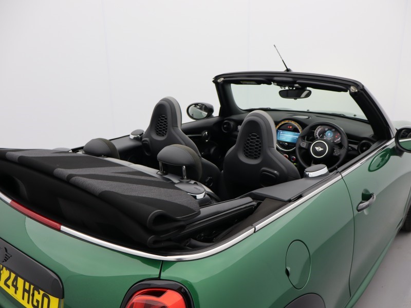 2024 (24) MINI CONVERTIBLE 1.5 Cooper Sport Premium 2dr Auto 4666381