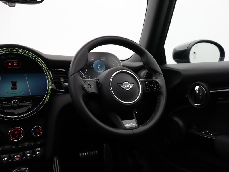 2024 (24) MINI CONVERTIBLE 1.5 Cooper Sport Premium 2dr Auto 4666351