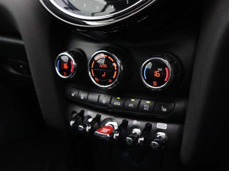 2024 (24) MINI CONVERTIBLE 1.5 Cooper Sport Premium 2dr Auto 4666369