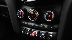 2024 (24) MINI CONVERTIBLE 1.5 Cooper Sport Premium 2dr Auto 4666369