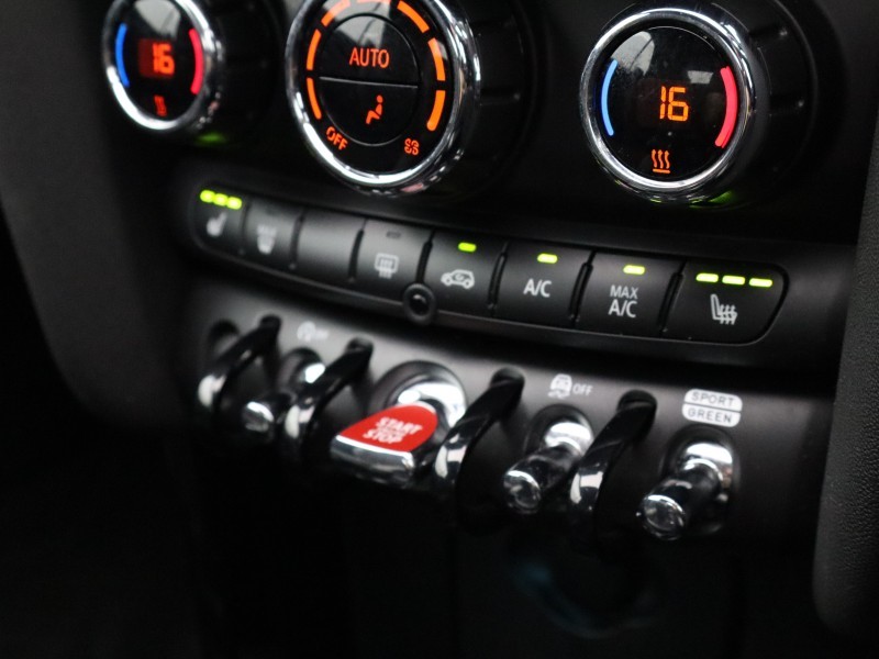 2024 (24) MINI CONVERTIBLE 1.5 Cooper Sport Premium 2dr Auto 4666371