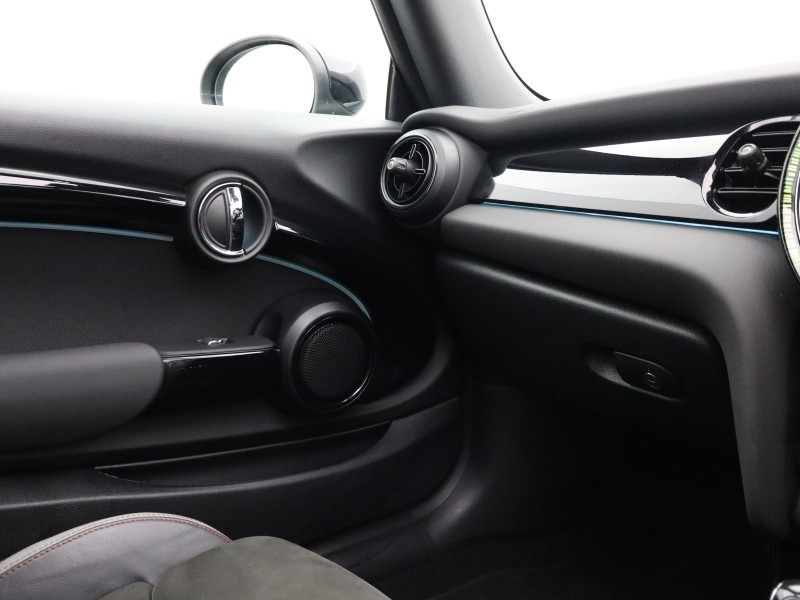 2024 (24) MINI CONVERTIBLE 1.5 Cooper Sport Premium 2dr Auto 4666373