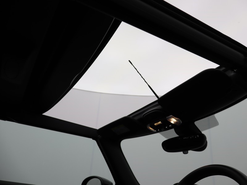 2024 (24) MINI CONVERTIBLE 1.5 Cooper Sport Premium 2dr Auto 4666379