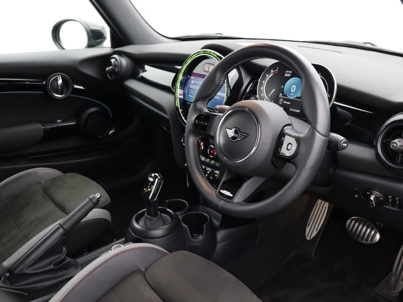 2024 (24) MINI CONVERTIBLE 1.5 Cooper Sport Premium 2dr Auto 4666346