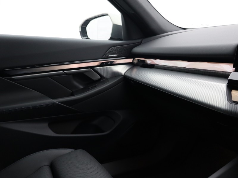 2025 (75) BMW I5 250kW eDrive40 M Sport 84kWh 4dr Auto 5073252