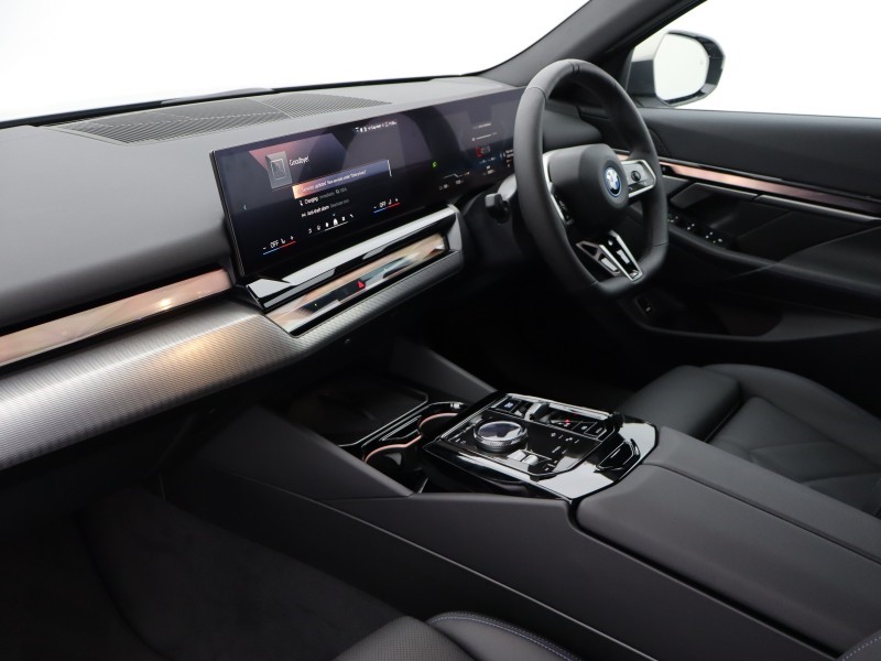 2025 (75) BMW I5 250kW eDrive40 M Sport 84kWh 4dr Auto 5073249