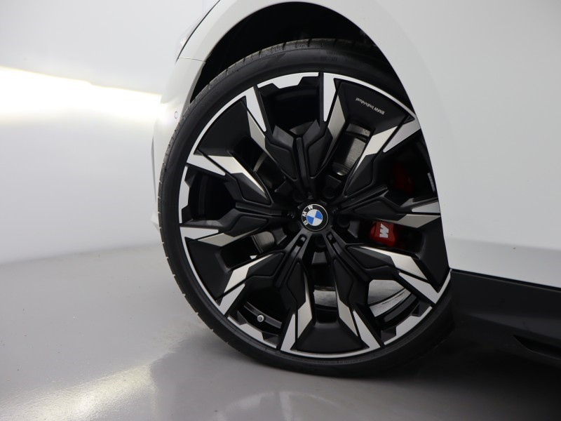 2025 (75) BMW 5 SERIES 520i M Sport Pro 4dr Auto 5177495