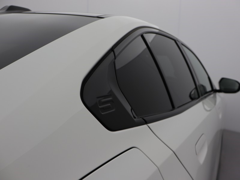 2025 (75) BMW 5 SERIES 520i M Sport Pro 4dr Auto 5177457