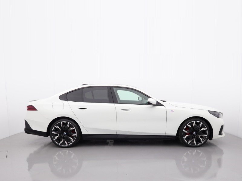 2025 (75) BMW 5 SERIES 520i M Sport Pro 4dr Auto 5177449