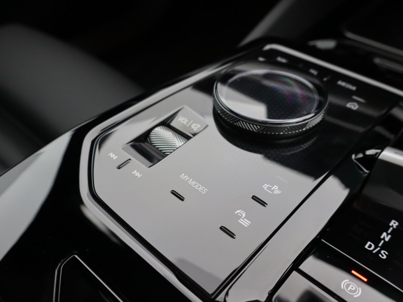 2025 (75) BMW 5 SERIES 520i M Sport Pro 4dr Auto 5177461