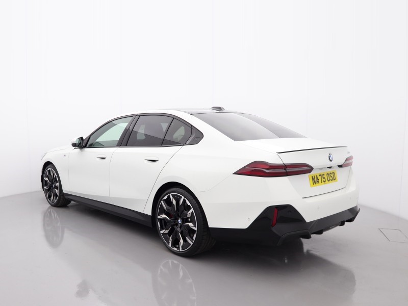 2025 (75) BMW 5 SERIES 520i M Sport Pro 4dr Auto