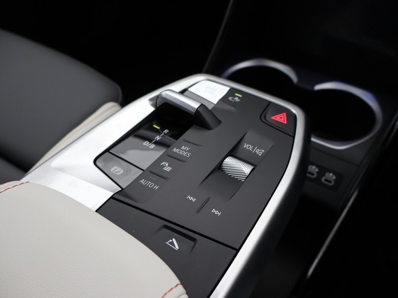 2025 (75) BMW iX2 230kW xDrive30 M Sport 65kWh 5dr Auto 5071978