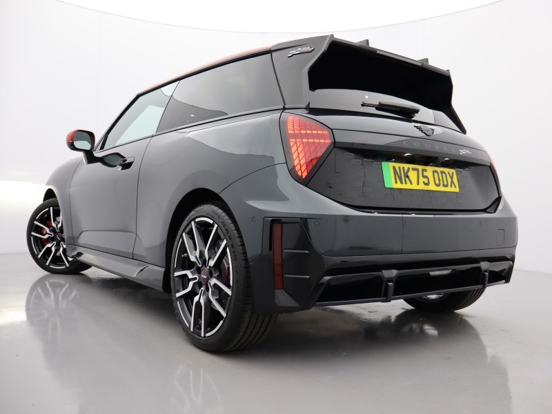 2025 (75) MINI COOPER 190kW John Cooper Works 54kWh 3dr Auto 4693183
