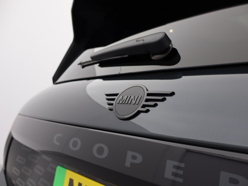 2025 (75) MINI COOPER 190kW John Cooper Works 54kWh 3dr Auto 4693171