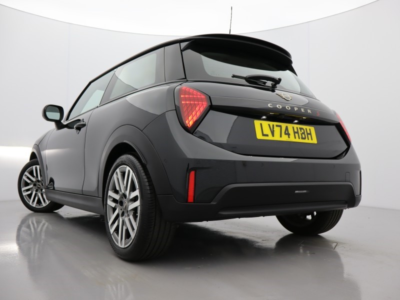 2024 (74) MINI COOPER 2.0 S Classic 3dr Auto 4709803