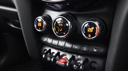 2022 (22) MINI HATCHBACK 1.5 Cooper Classic 3dr Auto 4696206