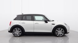 2022 (22) MINI HATCHBACK 1.5 Cooper Exclusive 5dr Auto 4762824