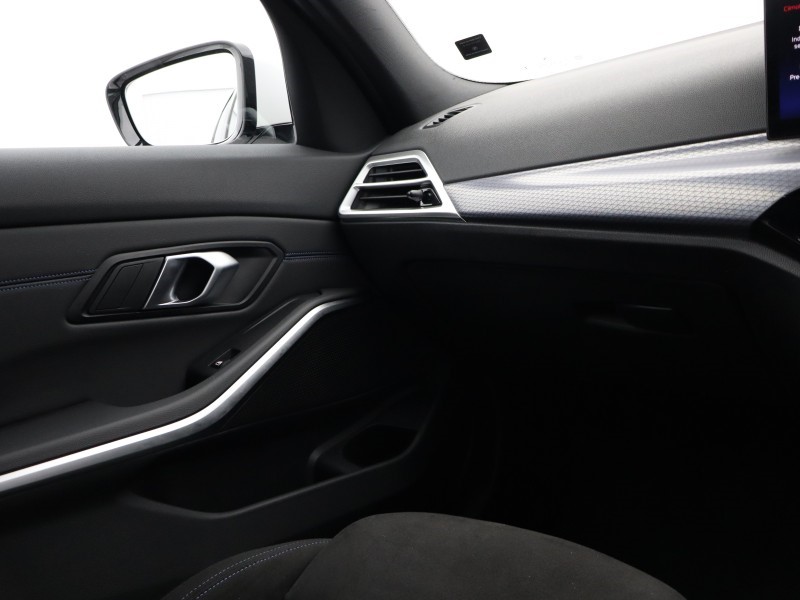 2025 (25) BMW 3 SERIES 320i M Sport 5dr Step Auto 4734965