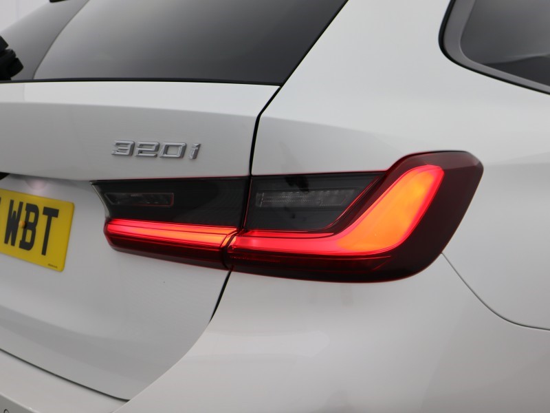 2025 (25) BMW 3 SERIES 320i M Sport 5dr Step Auto 4734925