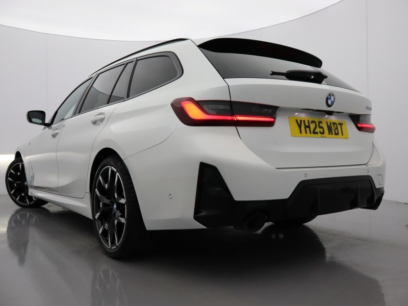 2025 (25) BMW 3 SERIES 320i M Sport 5dr Step Auto 4734945