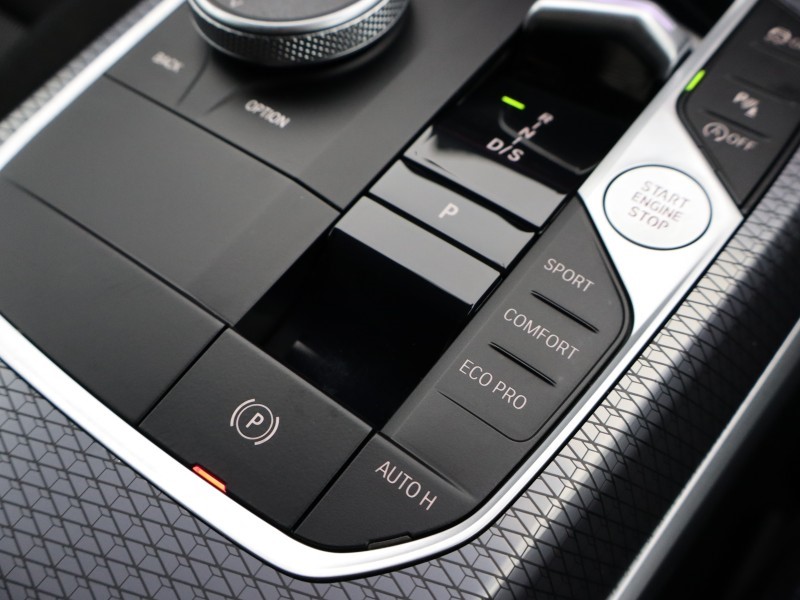 2025 (25) BMW 3 SERIES 320i M Sport 4dr Step Auto 4736396