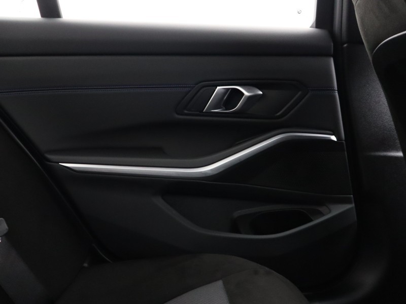 2025 (25) BMW 3 SERIES 320i M Sport 4dr Step Auto 4736370