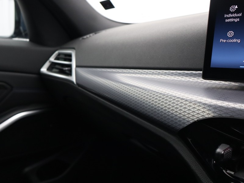 2025 (25) BMW 3 SERIES 320i M Sport 4dr Step Auto 4736389