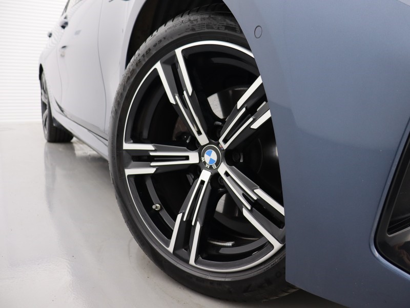 2025 (25) BMW 3 SERIES 320i M Sport 4dr Step Auto 4736362