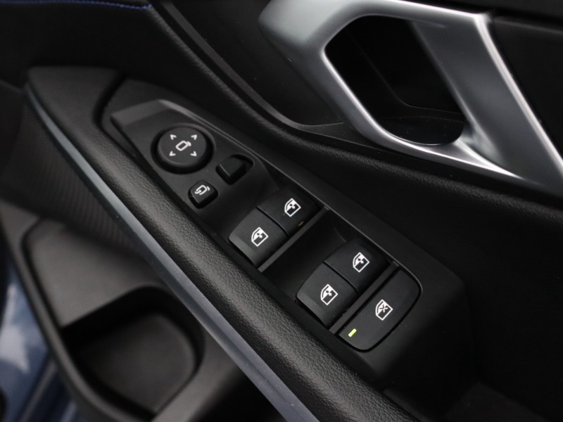 2025 (25) BMW 3 SERIES 320i M Sport 4dr Step Auto 4736377