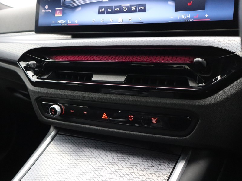 2025 (25) BMW 3 SERIES 320i M Sport 4dr Step Auto 4736388