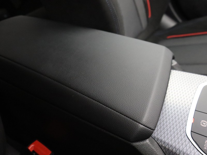 2025 (25) BMW 3 SERIES 320i M Sport 4dr Step Auto 4736400