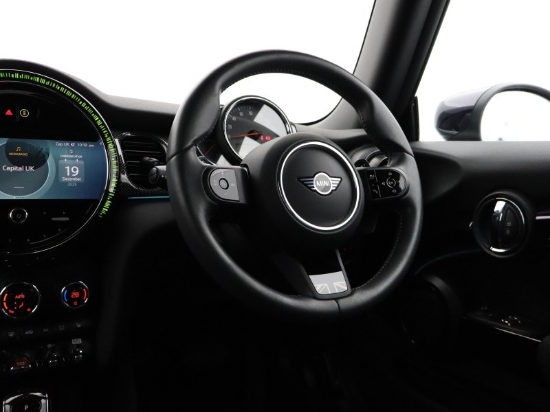 2022 (72) MINI HATCHBACK 2.0 Cooper S Exclusive 3dr Auto 4892558