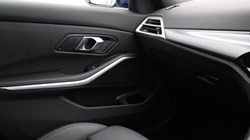 2025 (25) BMW 3 SERIES 330e 22.3 kWh M Sport 4dr Step Auto 4877583