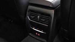 2025 (25) BMW 3 SERIES 330e 22.3 kWh M Sport 4dr Step Auto 4877556