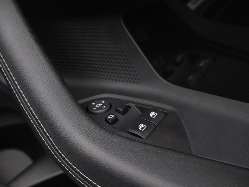 2025 (75) BMW 2 SERIES 220i M Sport 2dr Step Auto 5074750