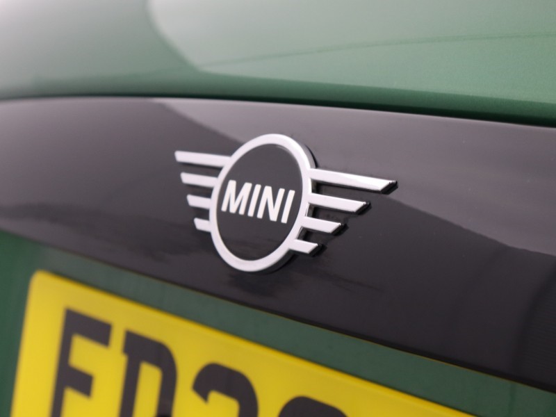 2022 (22) MINI HATCHBACK 1.5 Cooper Exclusive 5dr Auto 4756707