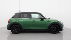 2022 (22) MINI HATCHBACK 1.5 Cooper Exclusive 5dr Auto 4756704