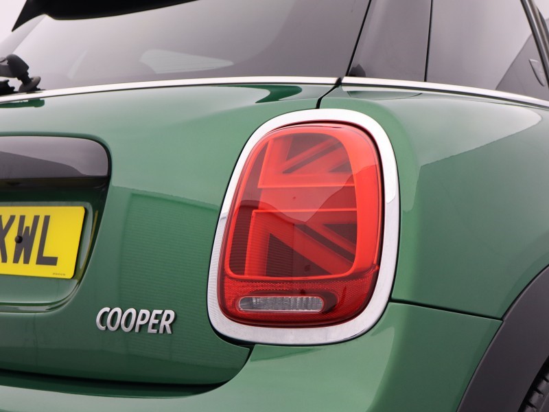 2022 (22) MINI HATCHBACK 1.5 Cooper Exclusive 5dr Auto 4756705