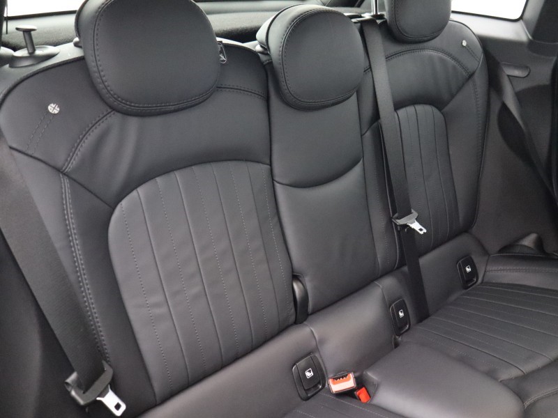 2022 (22) MINI HATCHBACK 1.5 Cooper Exclusive 5dr Auto 4756727